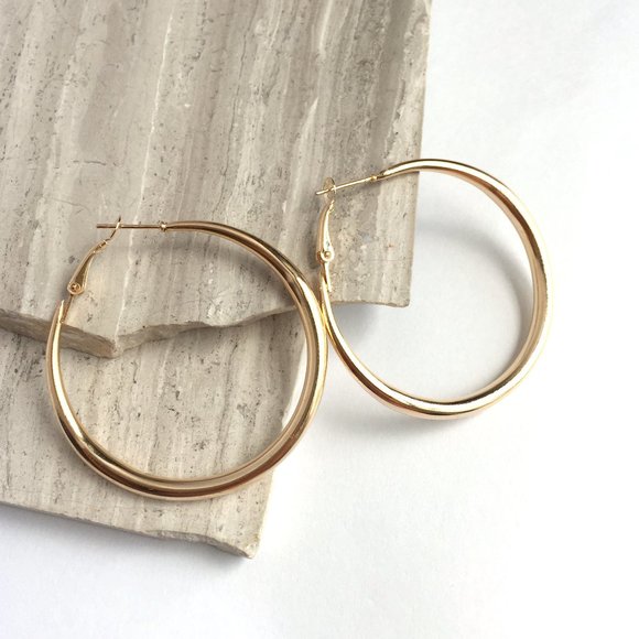 New ~ Anthropologie Gradual Hoop Earrings - Picture 9 of 13